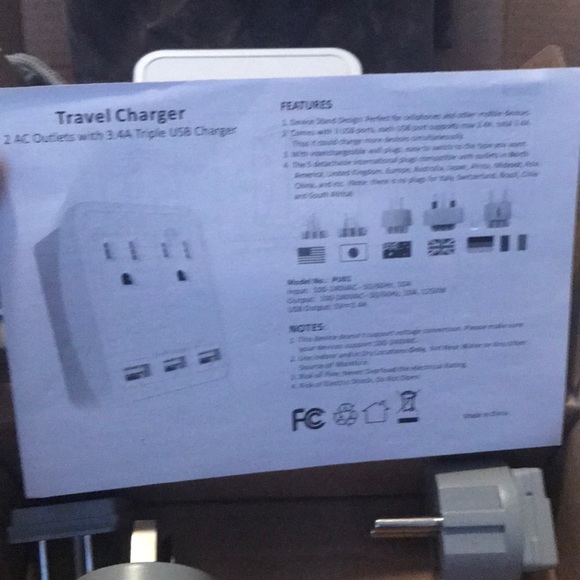 Travel charger - Picture 2 of 2